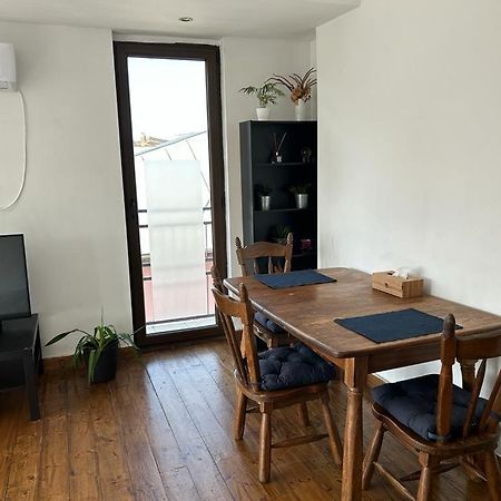 Lovely Apartment In Villa In Bukares Bagian luar foto