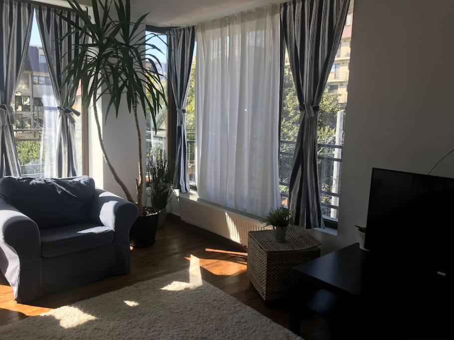 Lovely Apartment In Villa In Bukares Bagian luar foto
