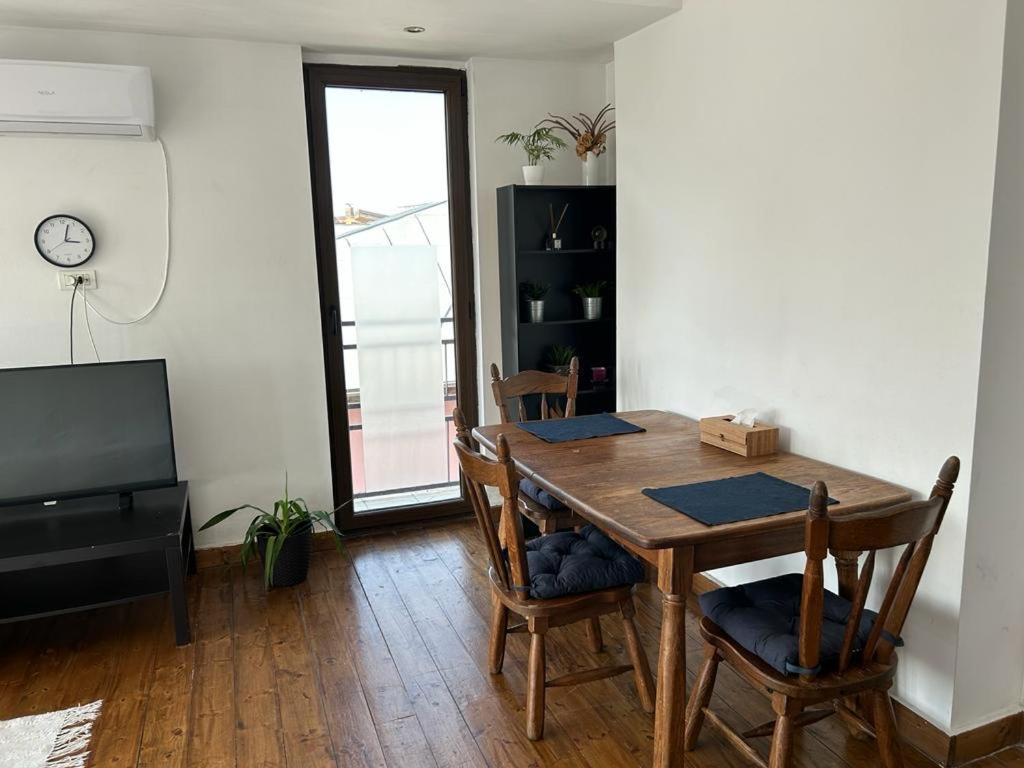 Lovely Apartment In Villa In Bukares Bagian luar foto